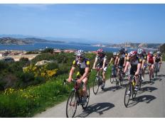 Traumhafte Küsten und faszinierendes Hinterland - Sportparadies Sardinien lockt im Frühjahr Radfahrer, Wanderer und Wassersportler